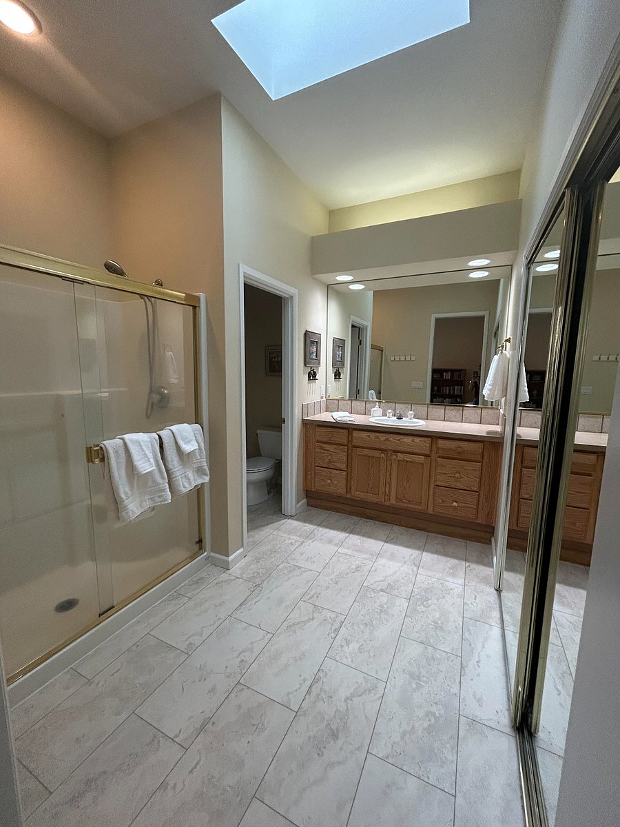 En-suite bathroom