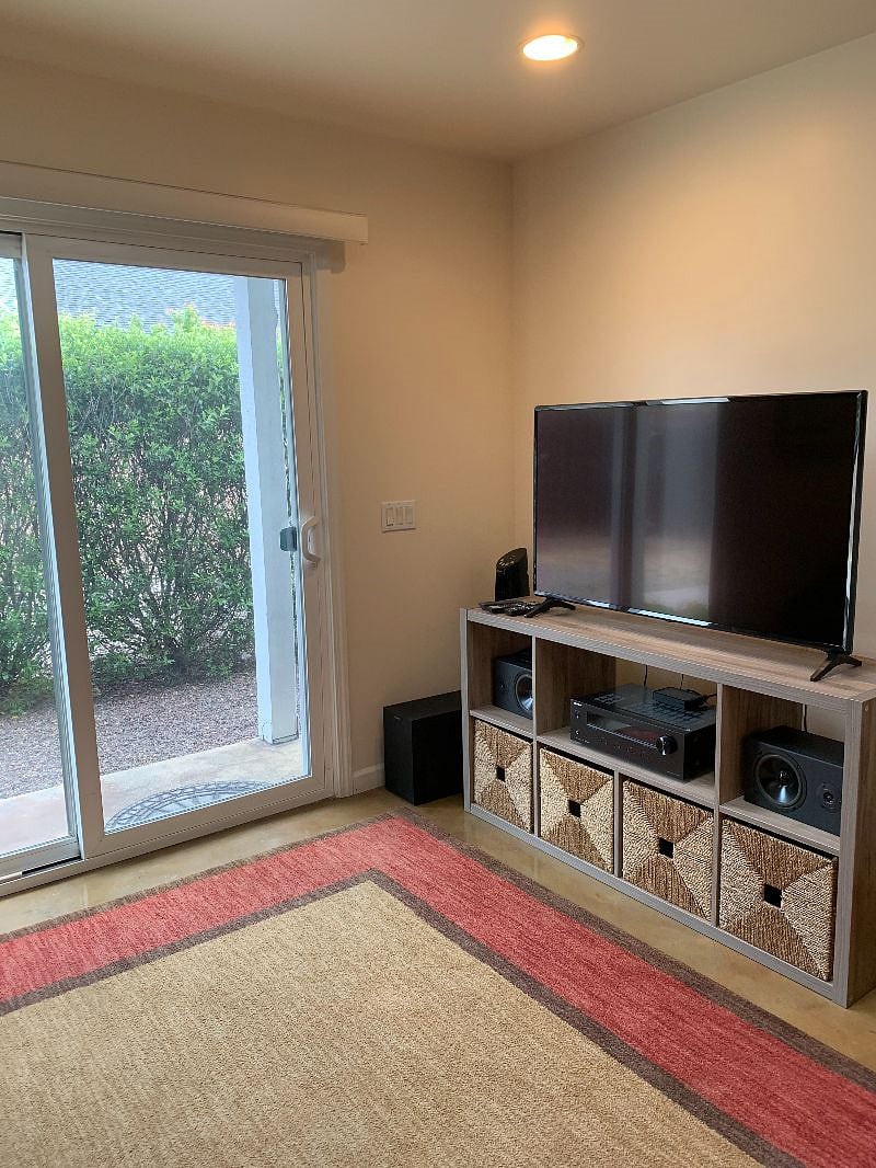 TV with premium channels and very fast internet. All utilities are included including Wifi and cable.