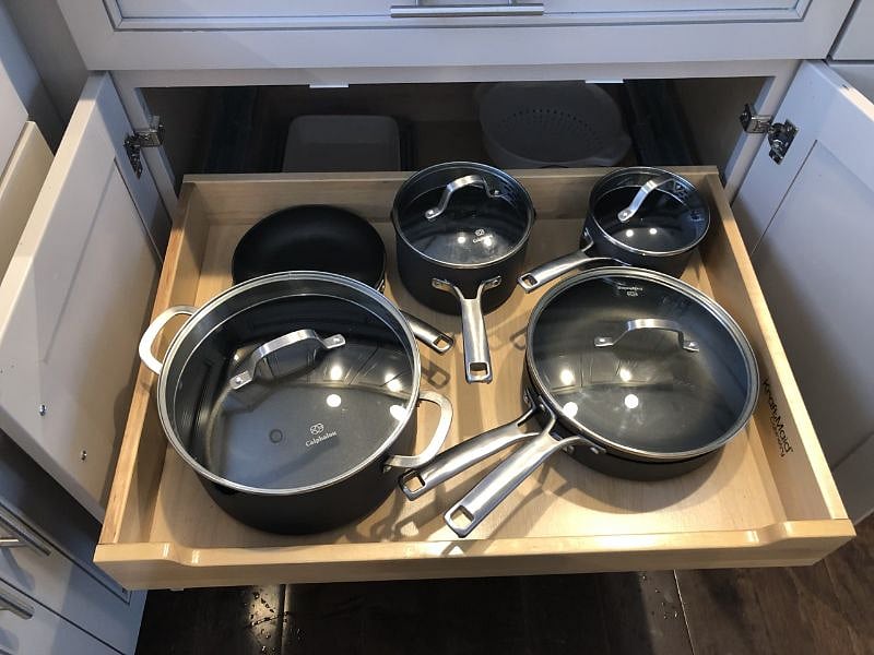 Complete kitchenware
