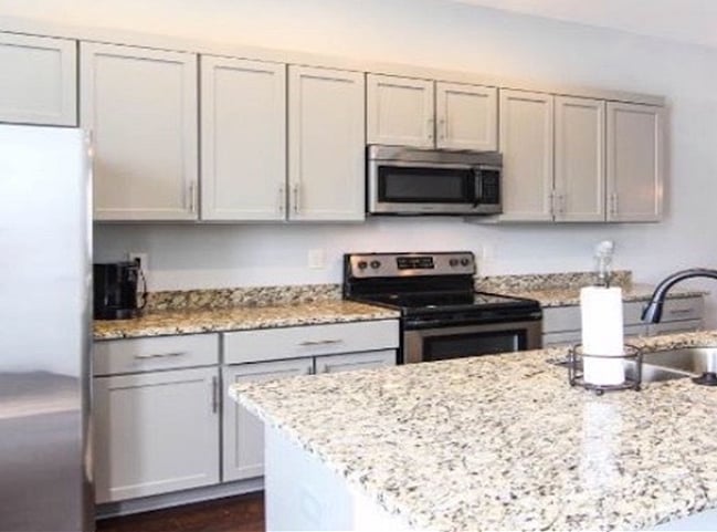 Furnished Finder property 245802_1 photo 12