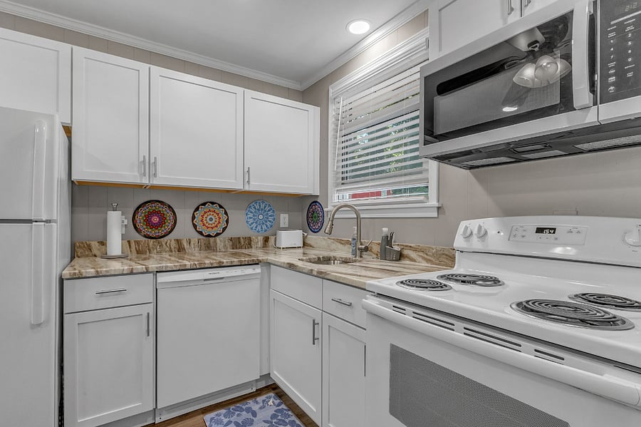 Full kitchen with everything you need.