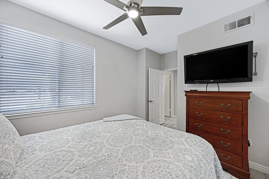 Queen Bedroom