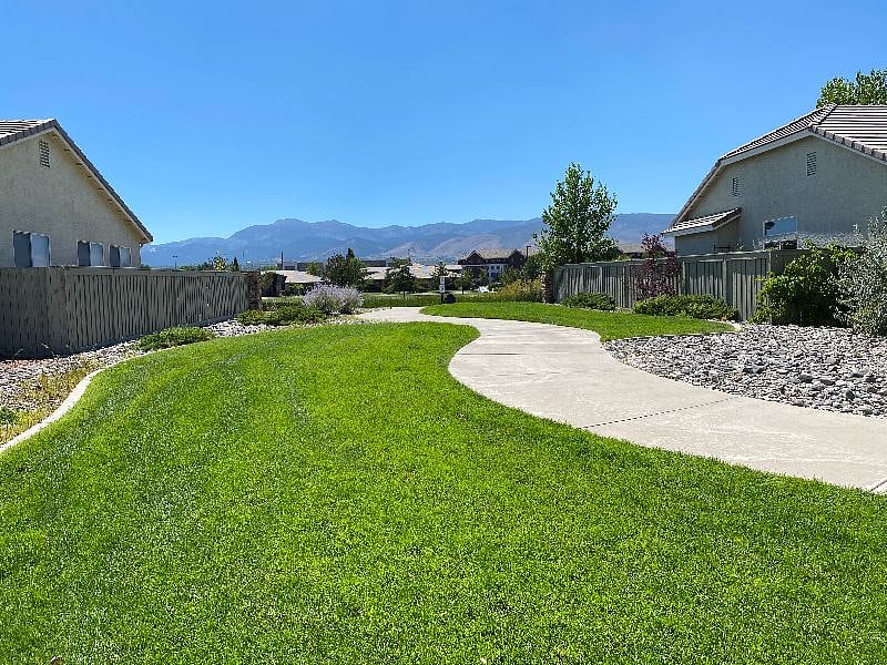 Walking trailhead only 5 houses away from the house.