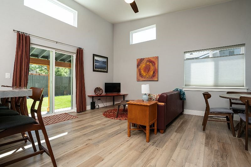 Furnished Finder property 246197_1 photo 4