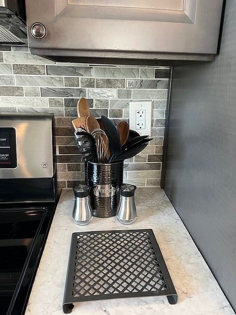 cooking utensils 