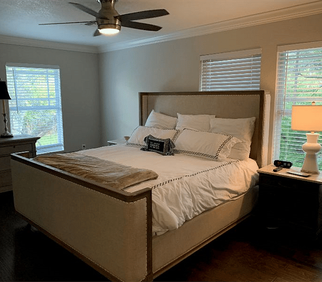 Bedroom King sized bed, clean, fresh and bright!