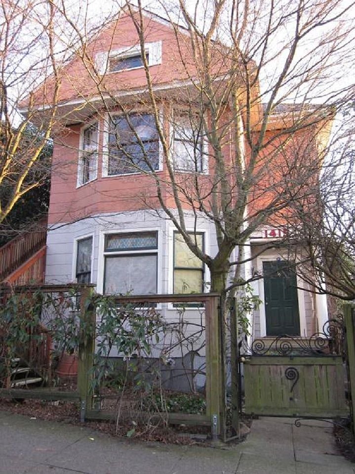 Front of 1903 Victorian triplex.