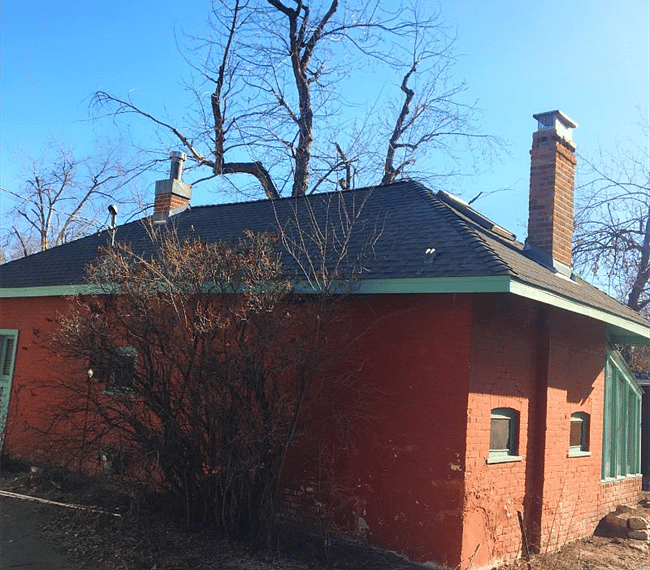 Side cottage