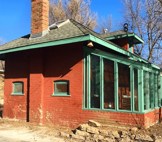 Side cottage
