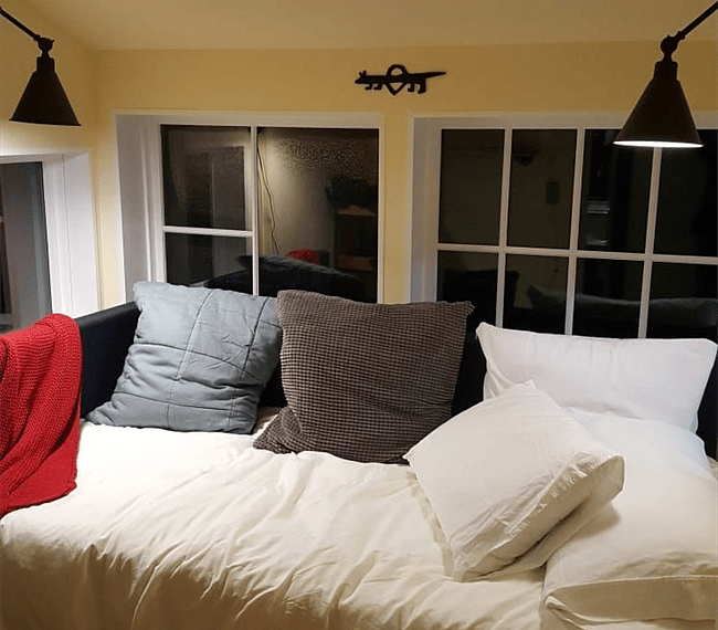 Downstairs small den with daybed