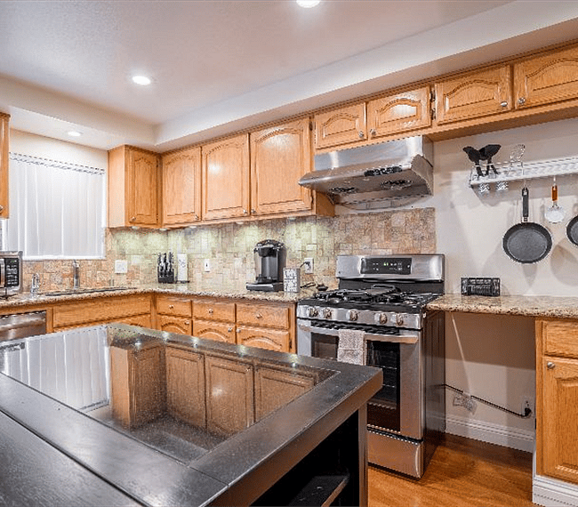 The kitchen cabinets have now been updated.