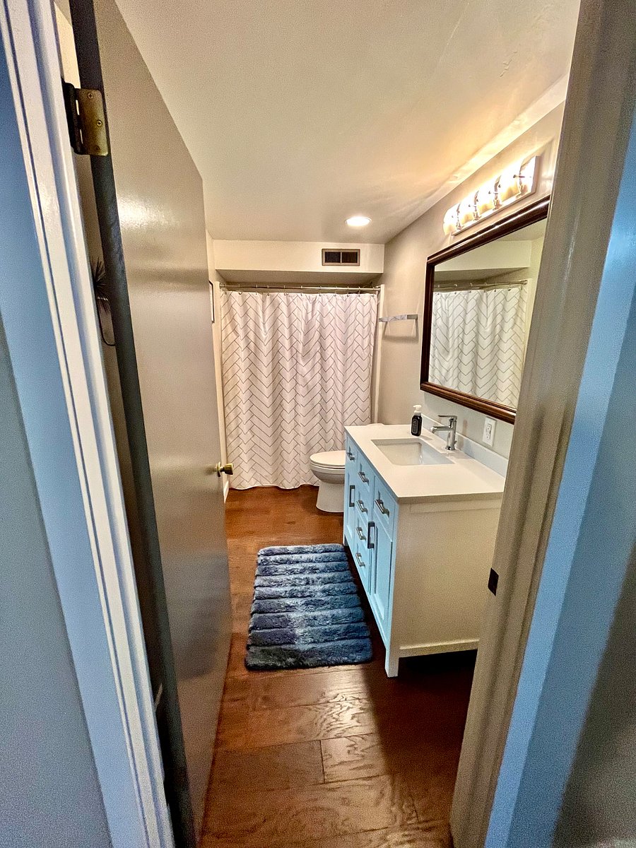 Finished basement bath 