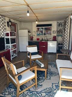 Lounge/Kitchenette