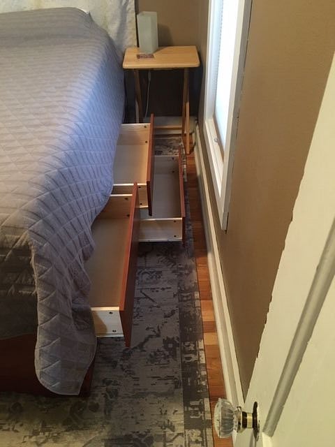 drawers in 2nd bedroom bed - tons of storage!