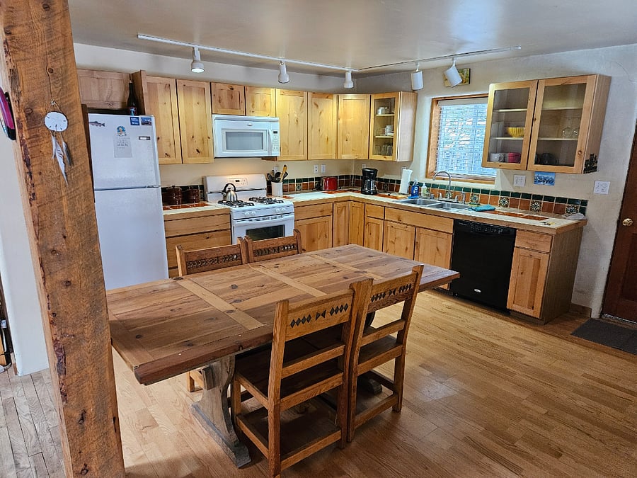 Furnished Finder property 248963_2 photo 3