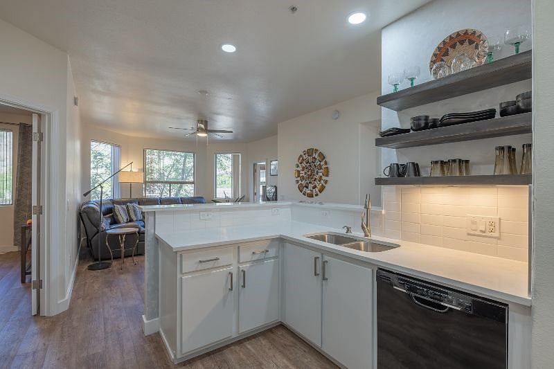 Furnished Finder property 249019_1 photo 4