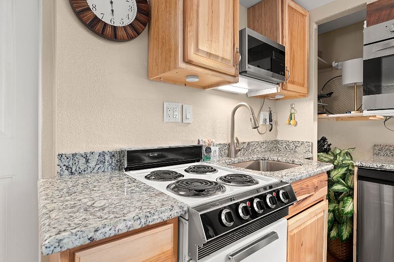 Furnished Finder property 249090_1 photo 13