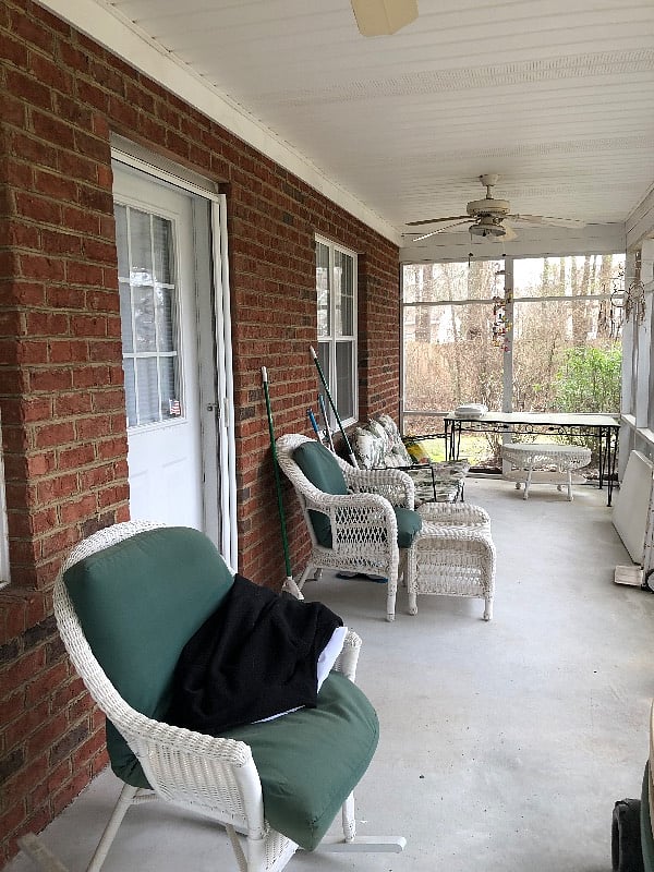 SCREENED IN PORCH/COTTAGE ENTRANCE