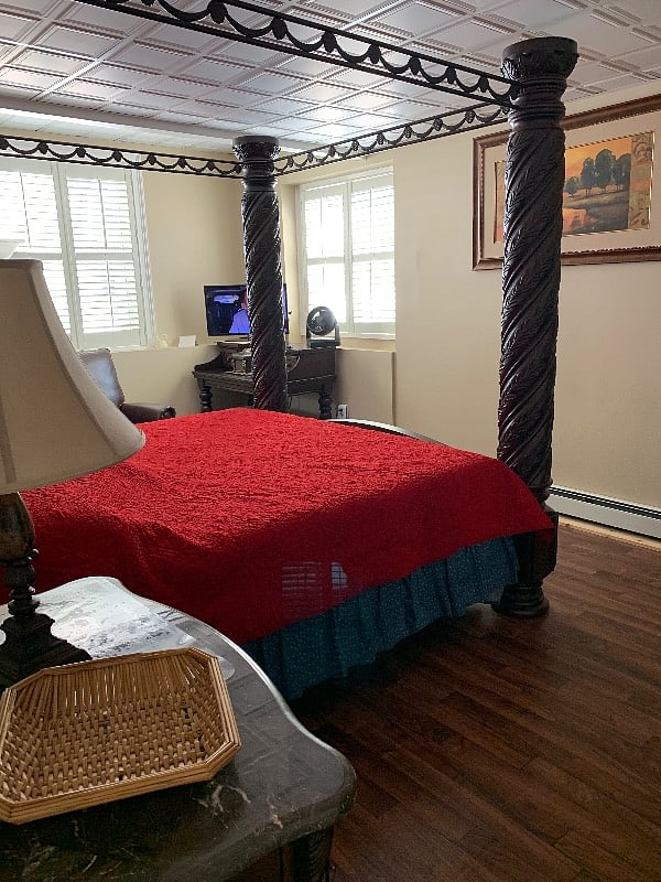 Bright & charming bedroom with comfy bed