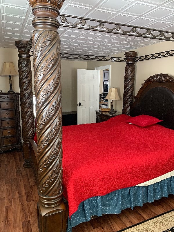 Spacious bedroom