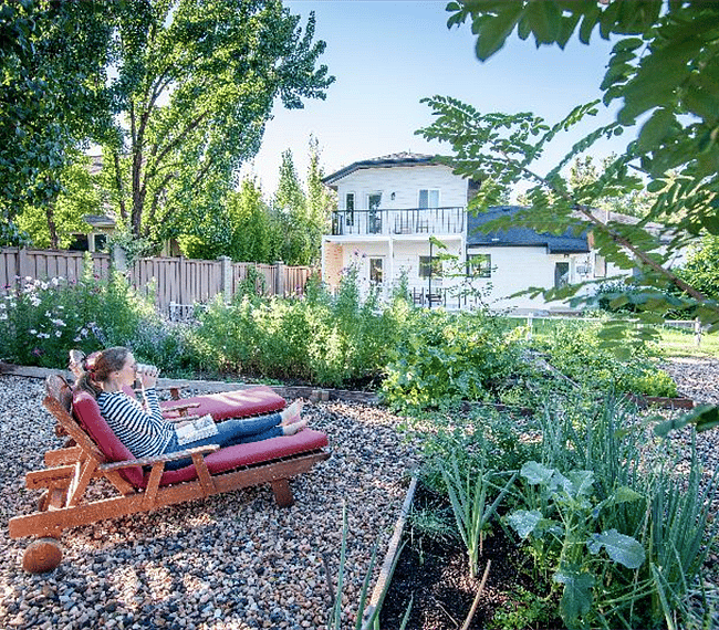 Amazing backyard garden with comfy chairs