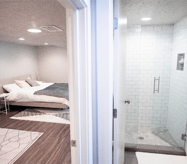 Spacious bedroom with queen size bed