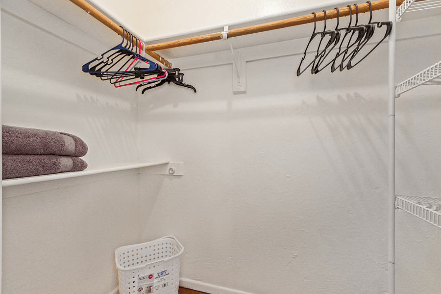 Walk-in closet bedroom #2