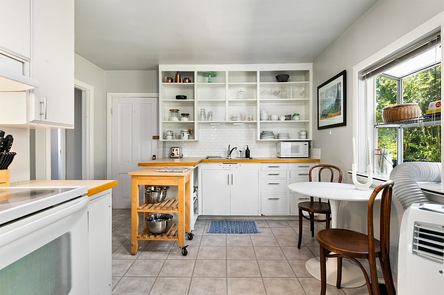 Furnished Finder property 250014_2 photo 14