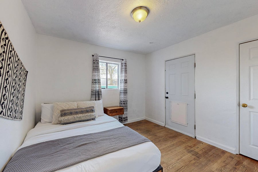 Furnished Finder property 250261_1 photo 16