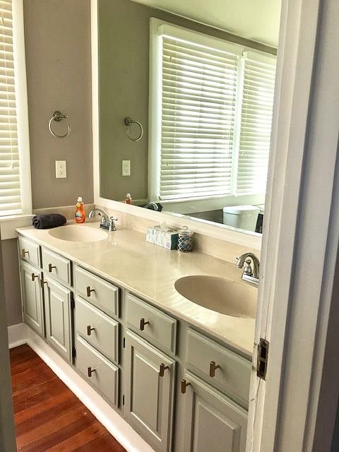 Tons of storage in the bathroom.