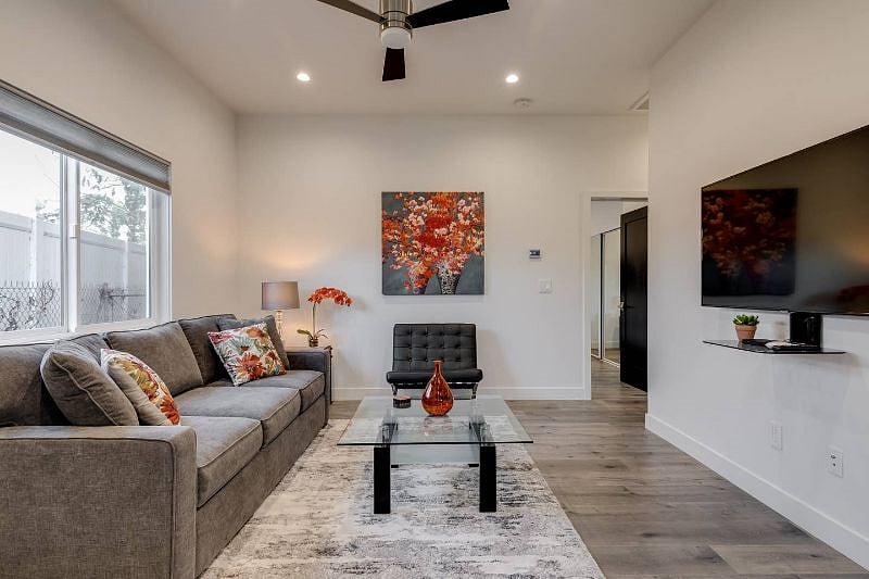 Furnished Finder property 251230_1 photo 4
