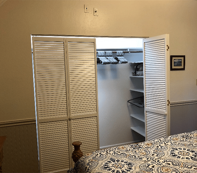 Oversized closet with shelves
