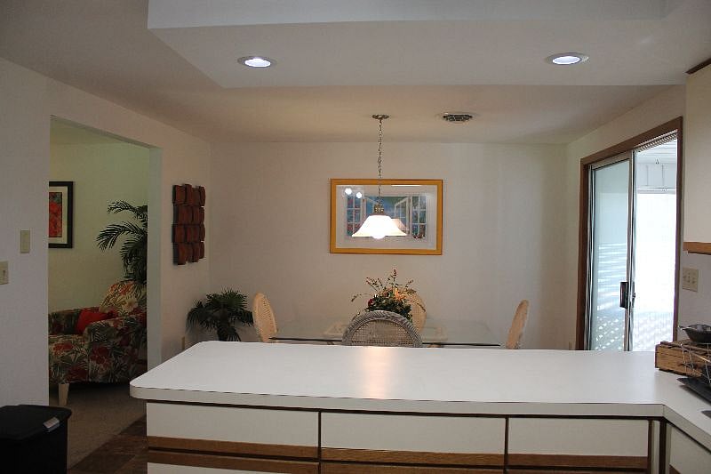 Dining Area with 6 Chairs
