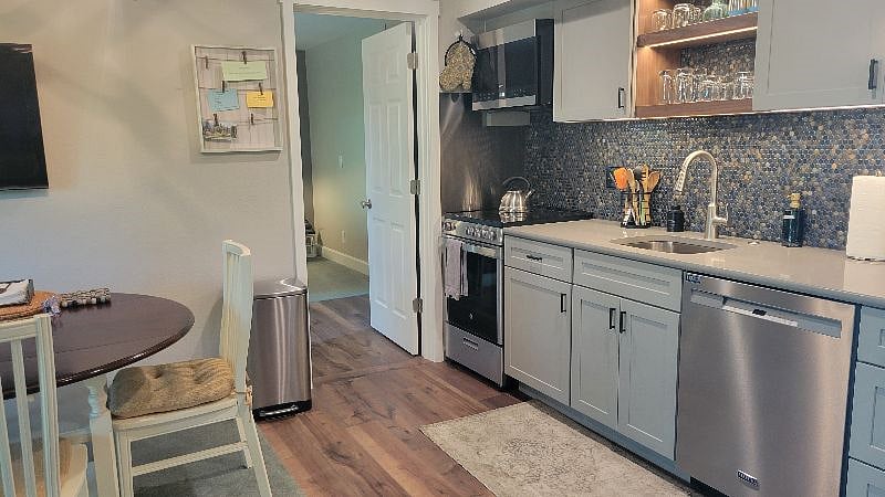 Furnished Finder property 252203_1 photo 8