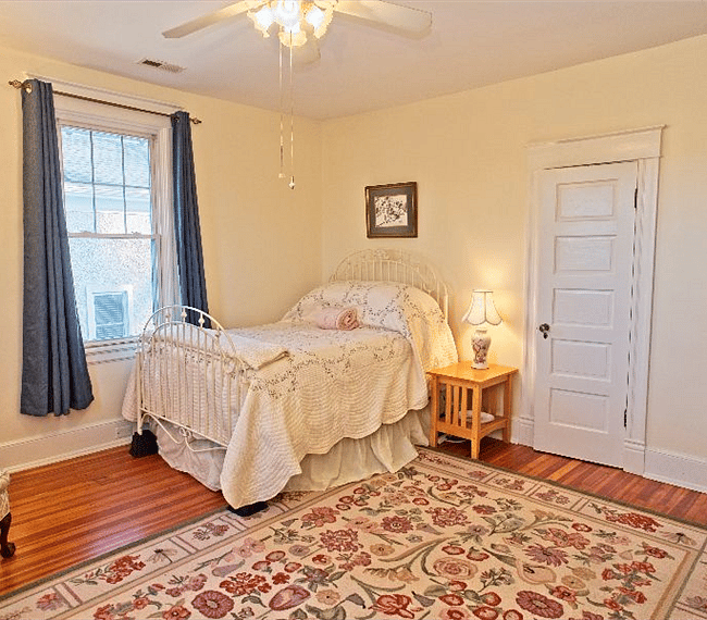 Upstairs
Master Bedroom