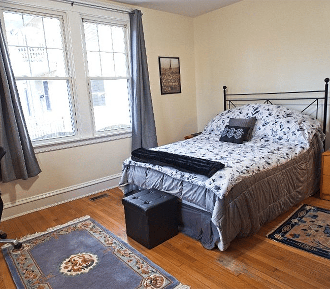 Downstairs Master
Bedroom