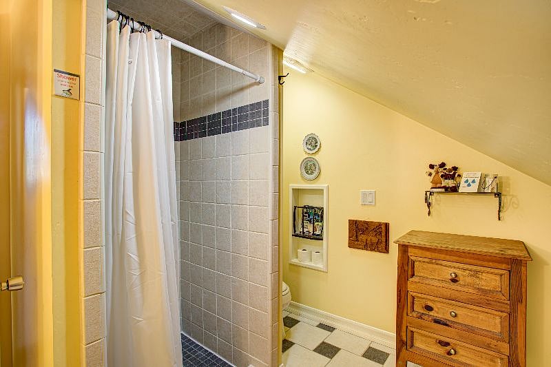 Furnished Finder property 252499_1 photo 11