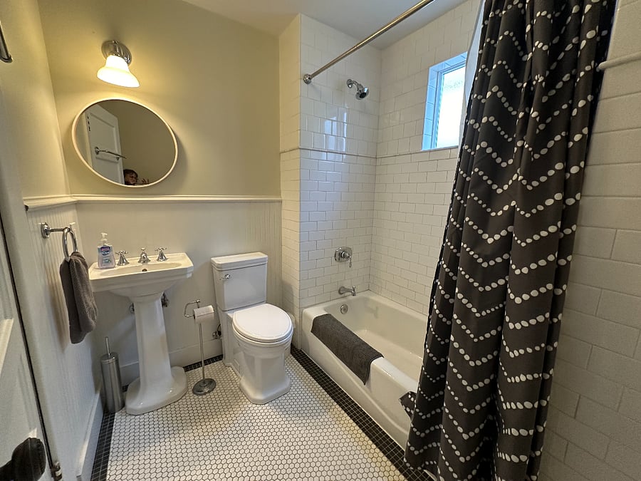 Main Bathroom Upstairs