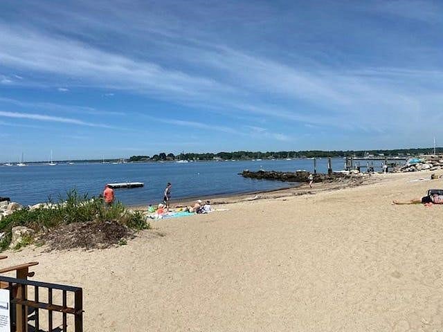 Dubois Beach