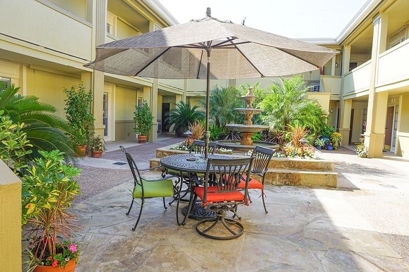 Furnished Finder property 253125_1 photo 3