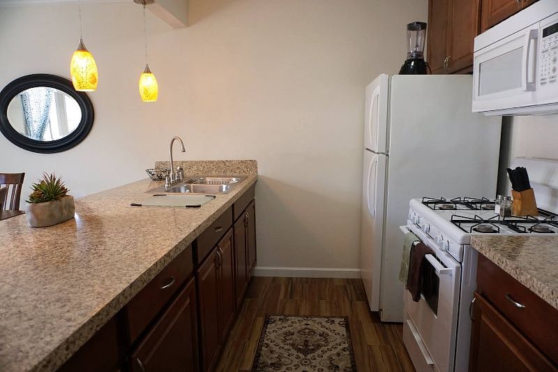 Furnished Finder property 253125_6 photo 10
