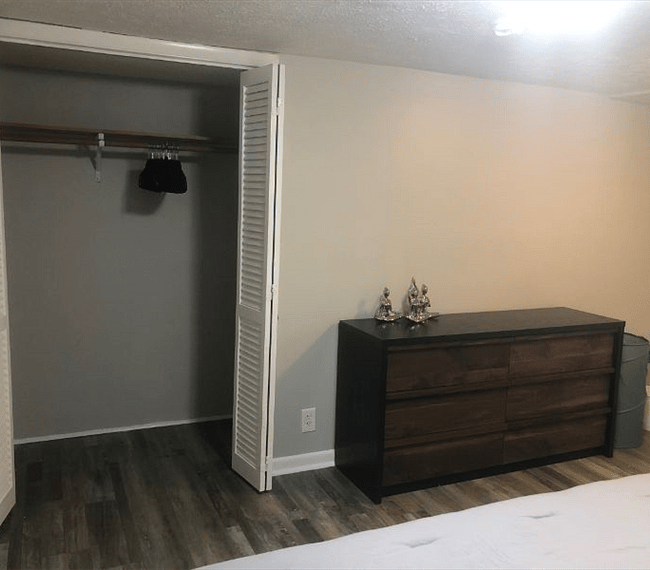Masters bedroom spacious drawer & wardrobe