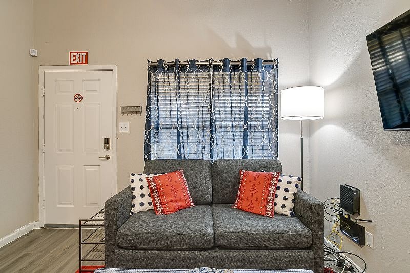 Furnished Finder property 253578_10 photo 10