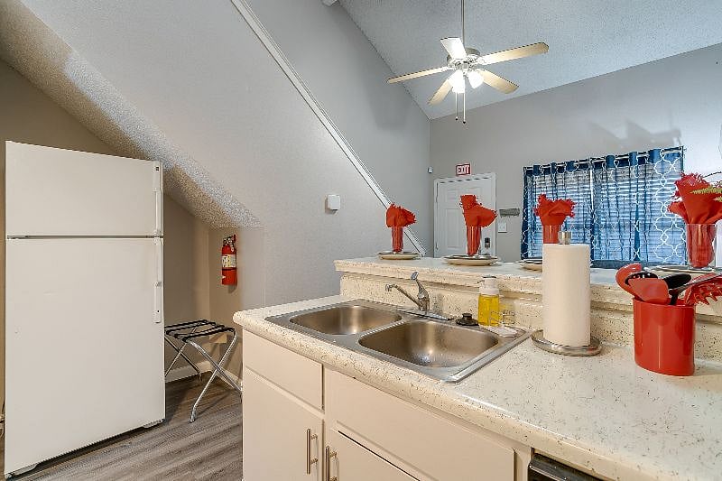 Furnished Finder property 253578_10 photo 12