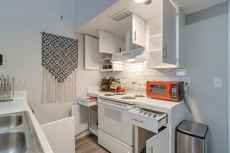Furnished Finder property 253578_10 photo 23