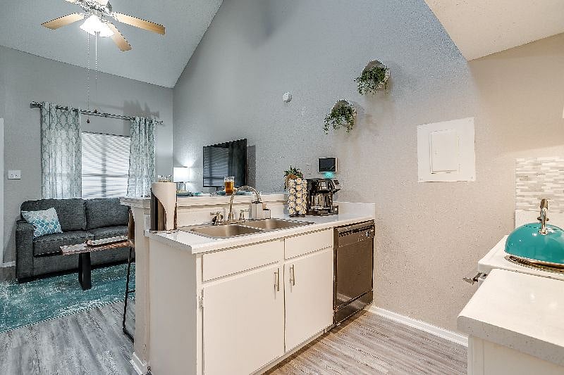 Furnished Finder property 253578_3 photo 18