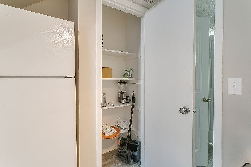 Furnished Finder property 253578_6 photo 16