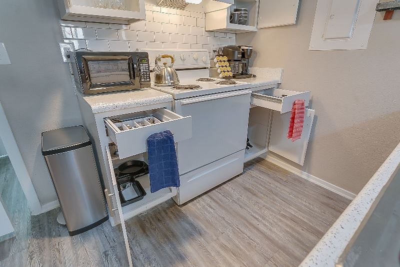 Furnished Finder property 253578_6 photo 13