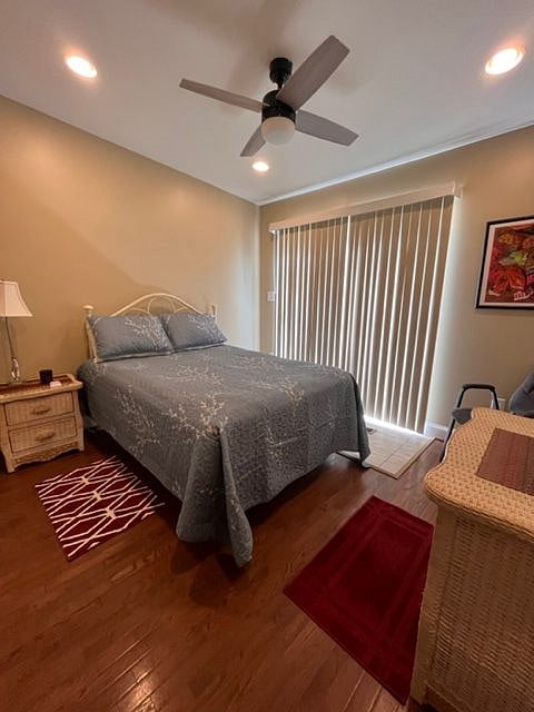 rear upper bedroom with deck
