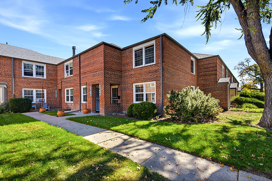 Corner unit townhome with private entry in front and in back.